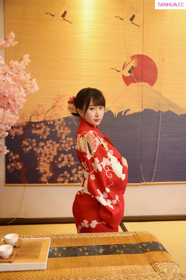   [XiuRen]高清写真图 2025.08.06 No.10624 李沁恩lrene 性感红色第13张图片